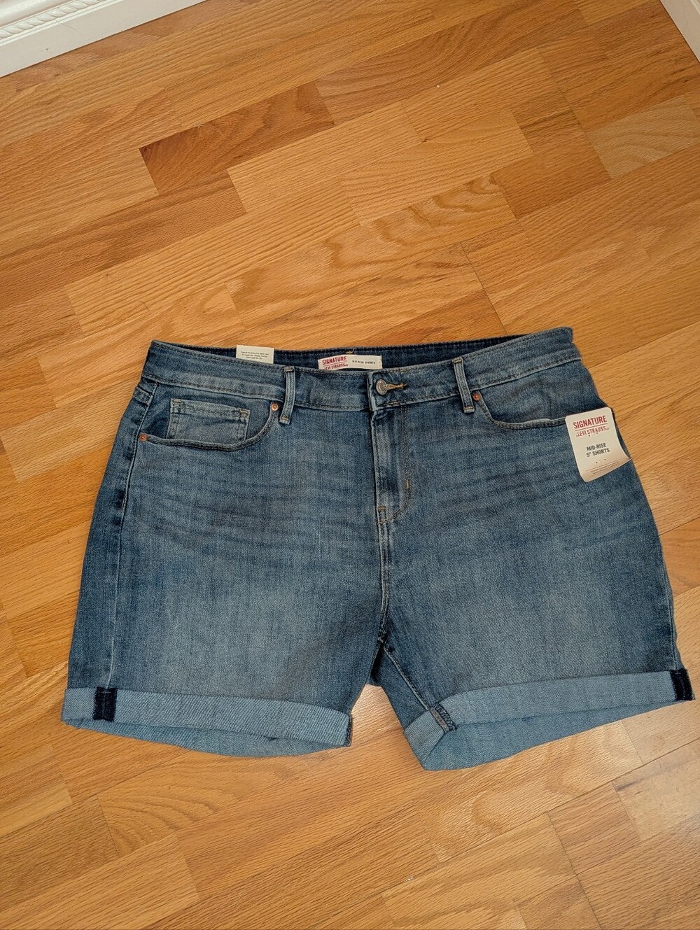 New Signature Levi Strauss Jeans Shirts Size 16/W33